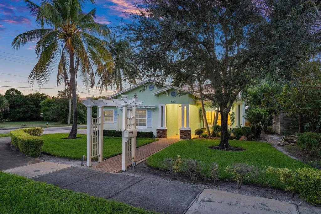 520 NE 3rd Avenue Delray Beach FL 33444
