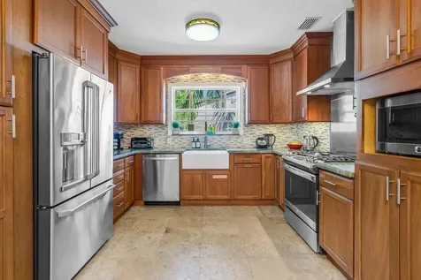520 NE 3rd Avenue Delray Beach FL 33444