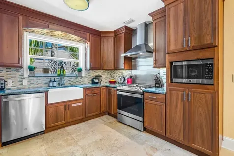 520 NE 3rd Avenue Delray Beach FL 33444