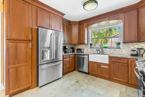 520 NE 3rd Avenue Delray Beach FL 33444