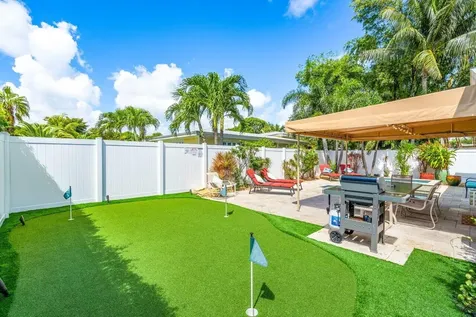 520 NE 3rd Avenue Delray Beach FL 33444