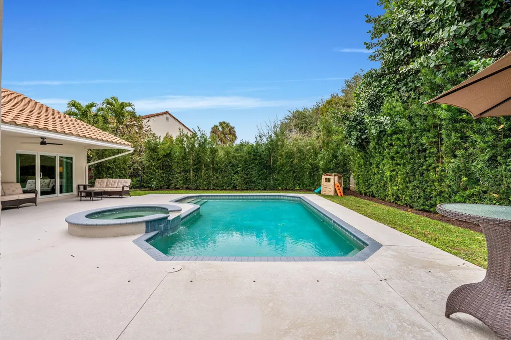 10223 Hunt Club Lane Palm Beach Gardens FL 33418