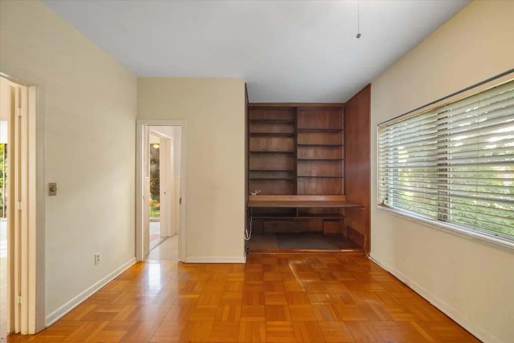 24 N Via Lucindia Drive N Sewalls Point FL 34996