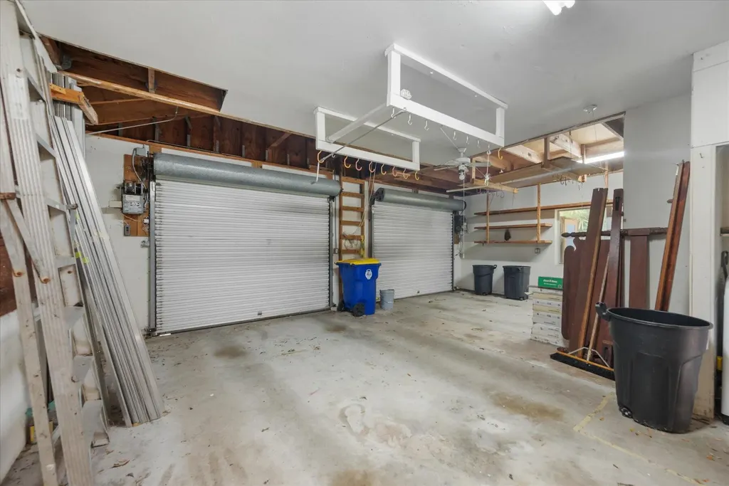 24 N Via Lucindia Drive N Sewalls Point FL 34996