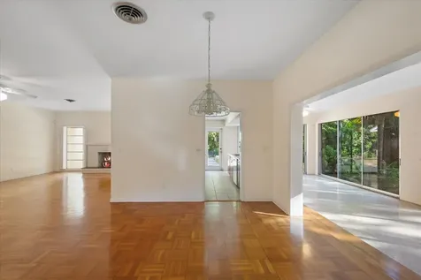 24 N Via Lucindia Drive N Sewalls Point FL 34996