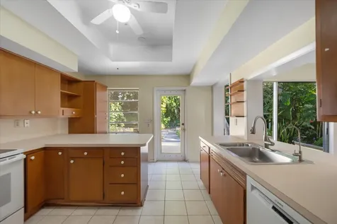 24 N Via Lucindia Drive N Sewalls Point FL 34996