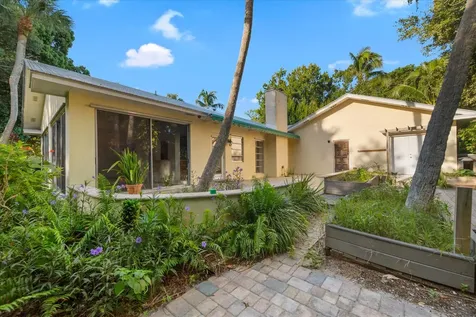 24 N Via Lucindia Drive N Sewalls Point FL 34996