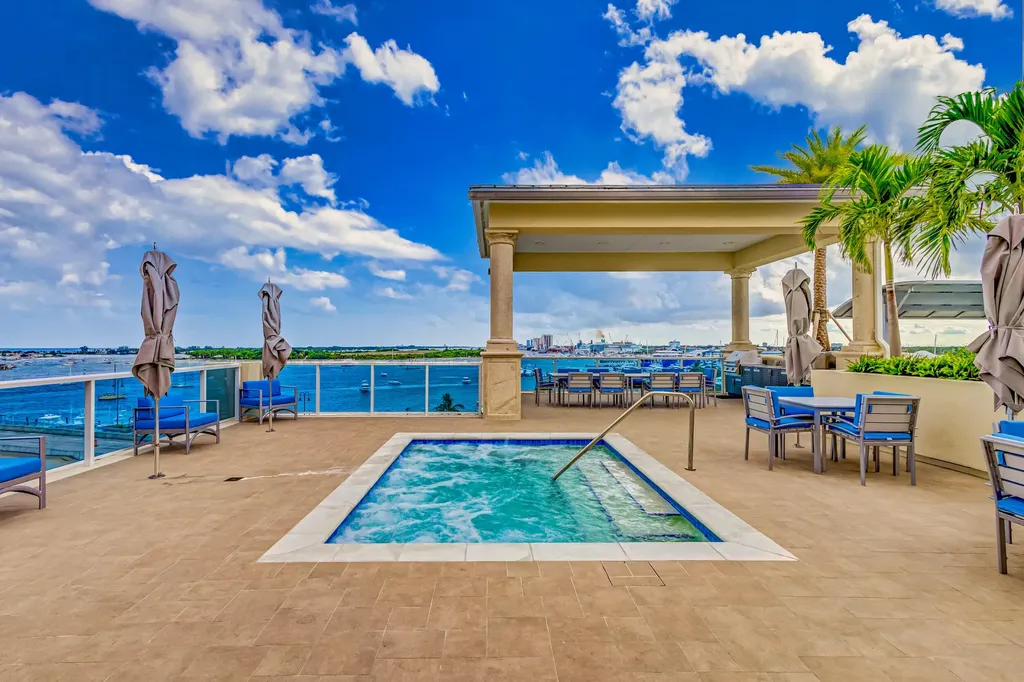 2640 Lake Shore Drive Riviera Beach FL 33404