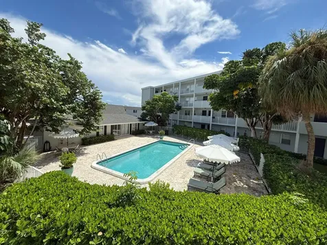 537 S Sequoia Drive West Palm Beach FL 33409