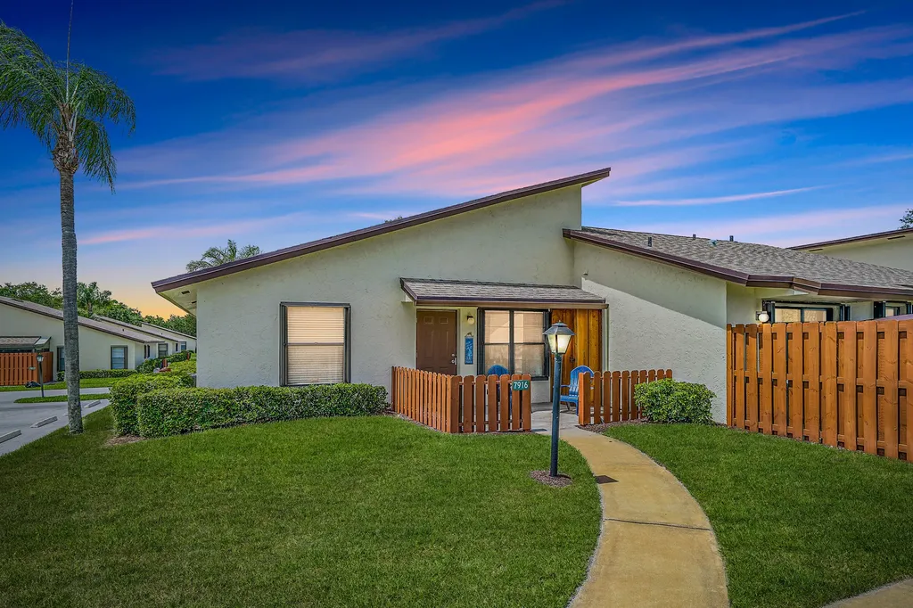 7916 SE Villa Circle Hobe Sound FL 33455