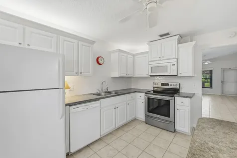 7916 SE Villa Circle Hobe Sound FL 33455