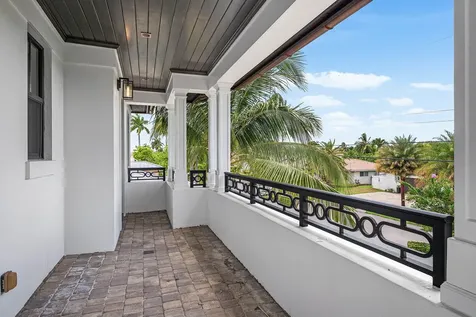4001 NE 24th Avenue Lighthouse Point FL 33064