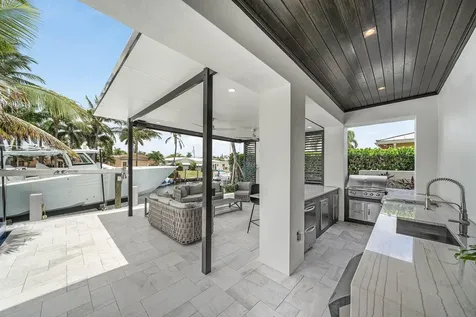 4001 NE 24th Avenue Lighthouse Point FL 33064