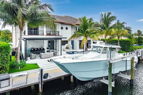 4001 NE 24th Avenue Lighthouse Point FL 33064