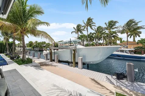 4001 NE 24th Avenue Lighthouse Point FL 33064