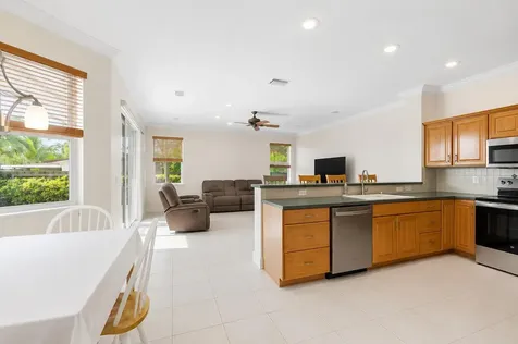 517 SE 7th Avenue Deerfield Beach FL 33441
