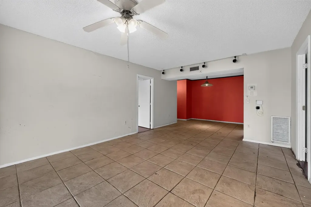 4172 Inverrary Drive Lauderhill FL 33319