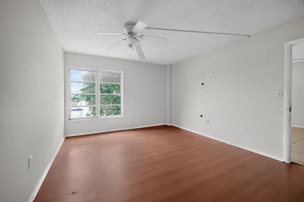 4172 Inverrary Drive Lauderhill FL 33319