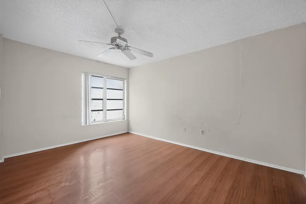4172 Inverrary Drive Lauderhill FL 33319