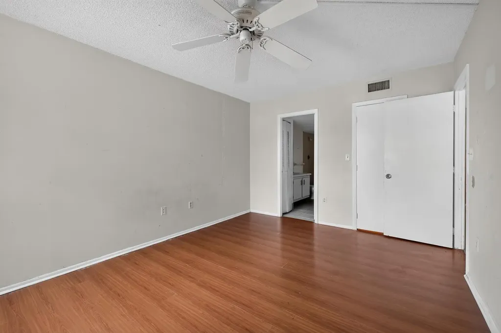 4172 Inverrary Drive Lauderhill FL 33319