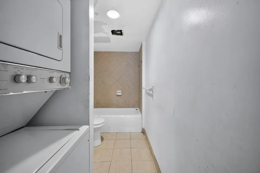 4172 Inverrary Drive Lauderhill FL 33319