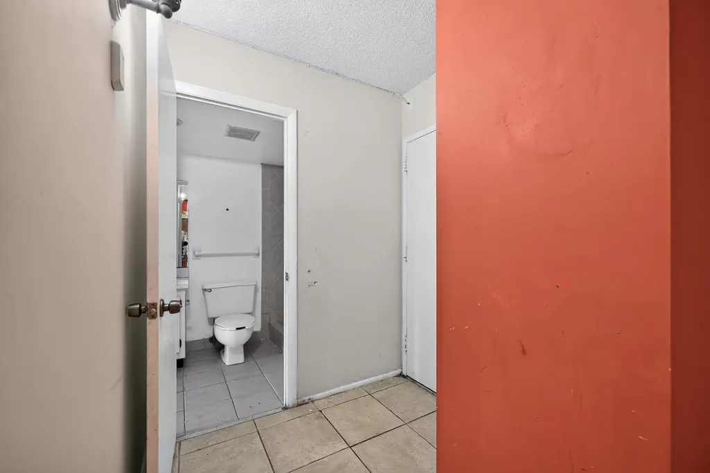 4172 Inverrary Drive Lauderhill FL 33319
