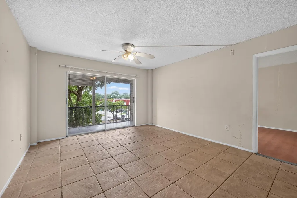 4172 Inverrary Drive Lauderhill FL 33319