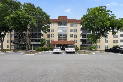 4172 Inverrary Drive Lauderhill FL 33319