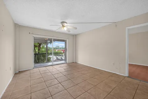 4172 Inverrary Drive Lauderhill FL 33319