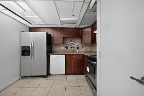 4172 Inverrary Drive Lauderhill FL 33319