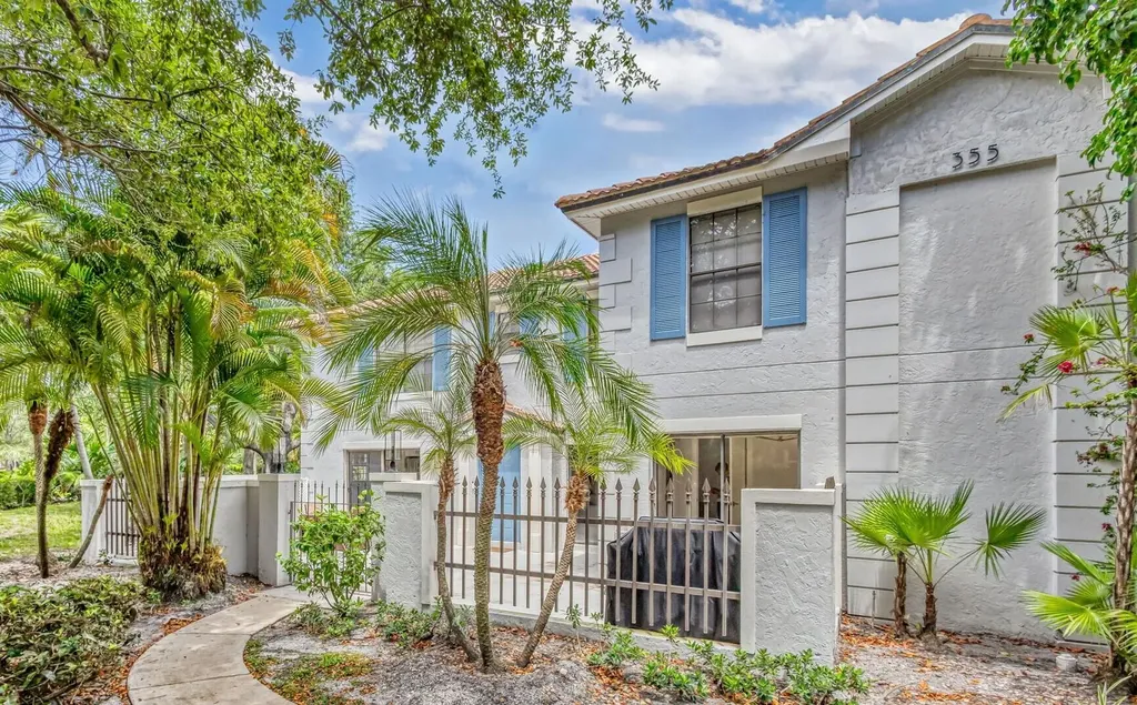 355 Prestwick Circle Palm Beach Gardens FL 33418