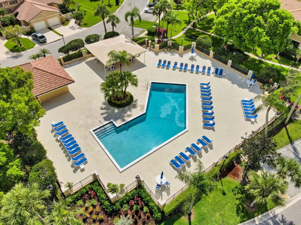 355 Prestwick Circle Palm Beach Gardens FL 33418