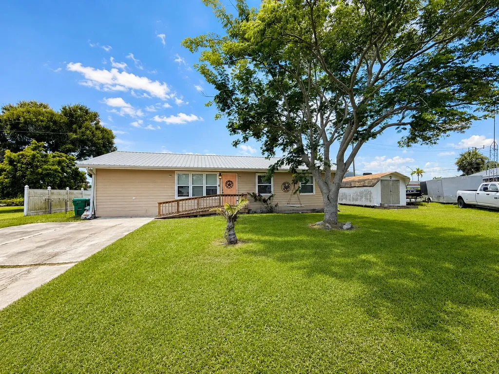 91 SW 21st Terrace Okeechobee FL 34974
