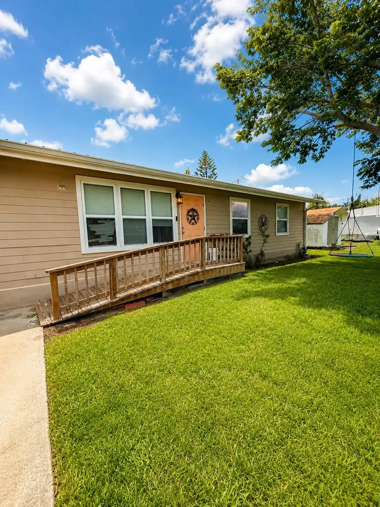91 SW 21st Terrace Okeechobee FL 34974