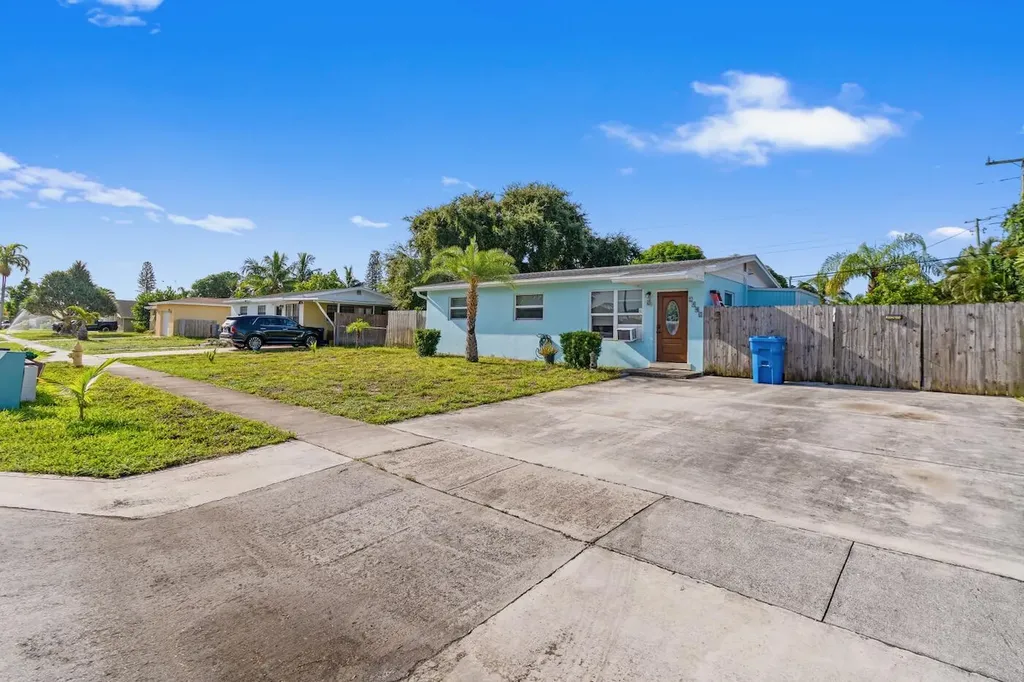 1446 W Jennings Street Lantana FL 33462