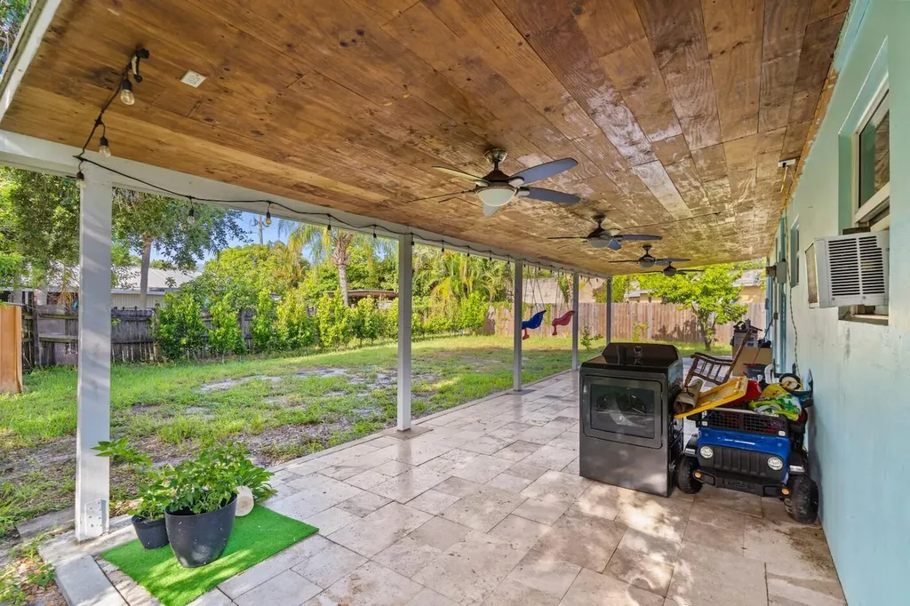 1446 W Jennings Street Lantana FL 33462
