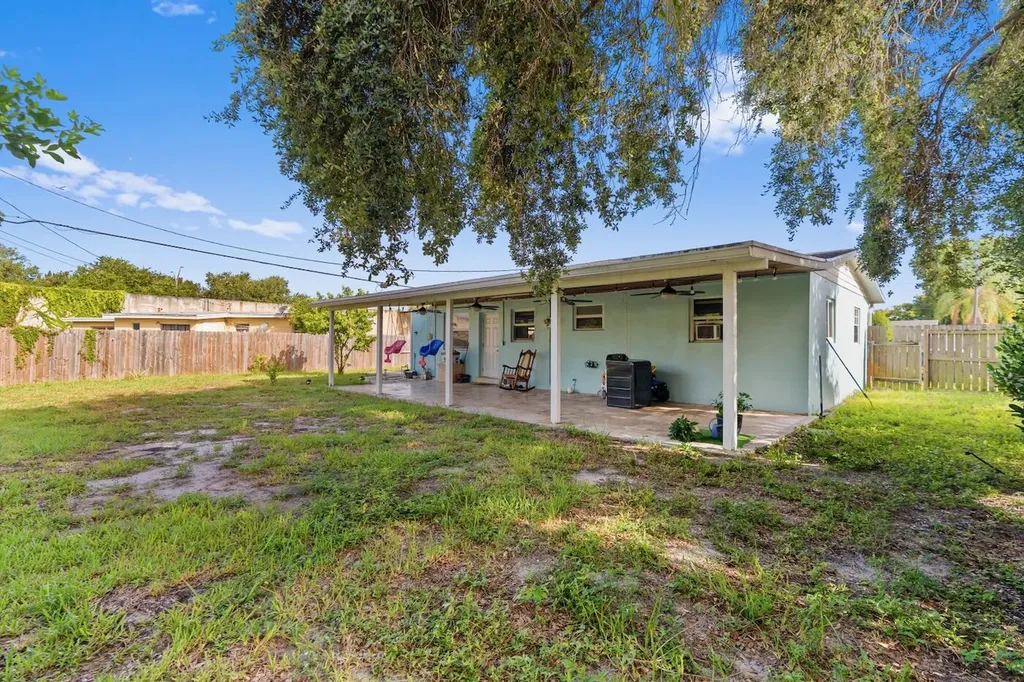 1446 W Jennings Street Lantana FL 33462