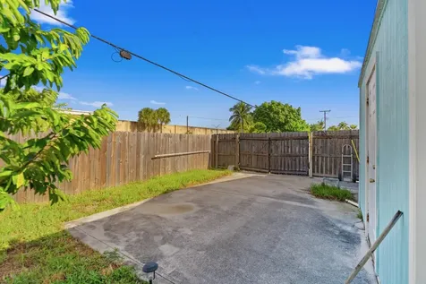 1446 W Jennings Street Lantana FL 33462