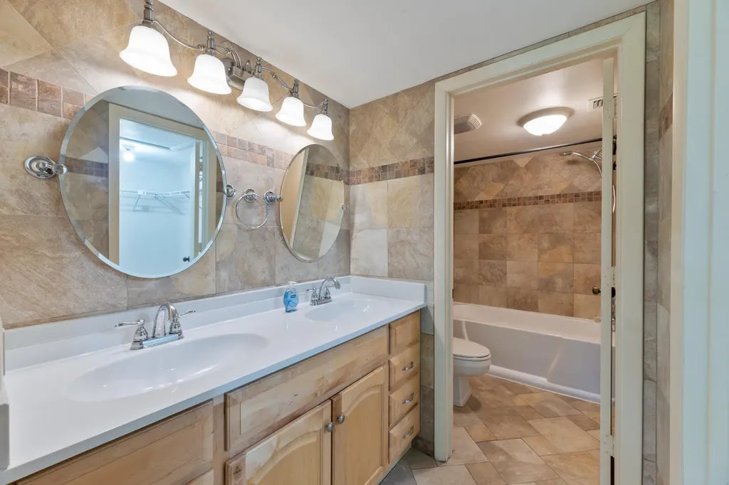 225 SE 10th Street Deerfield Beach FL 33441