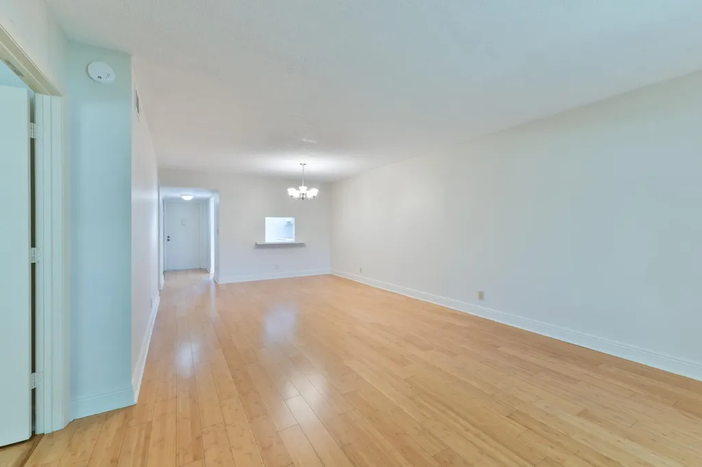 225 SE 10th Street Deerfield Beach FL 33441