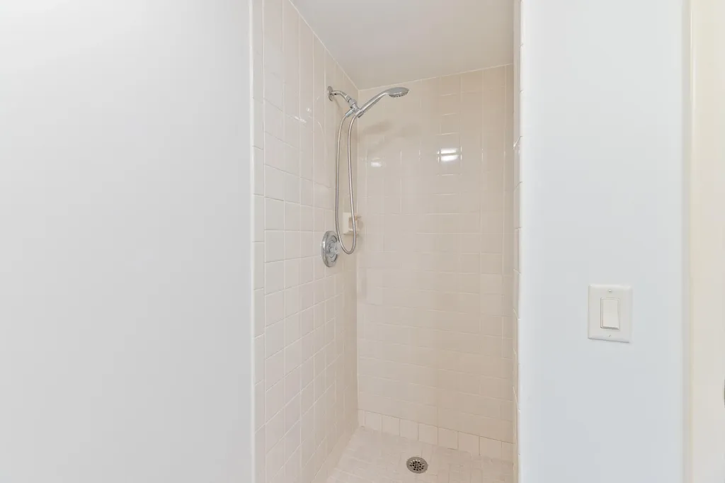 225 SE 10th Street Deerfield Beach FL 33441