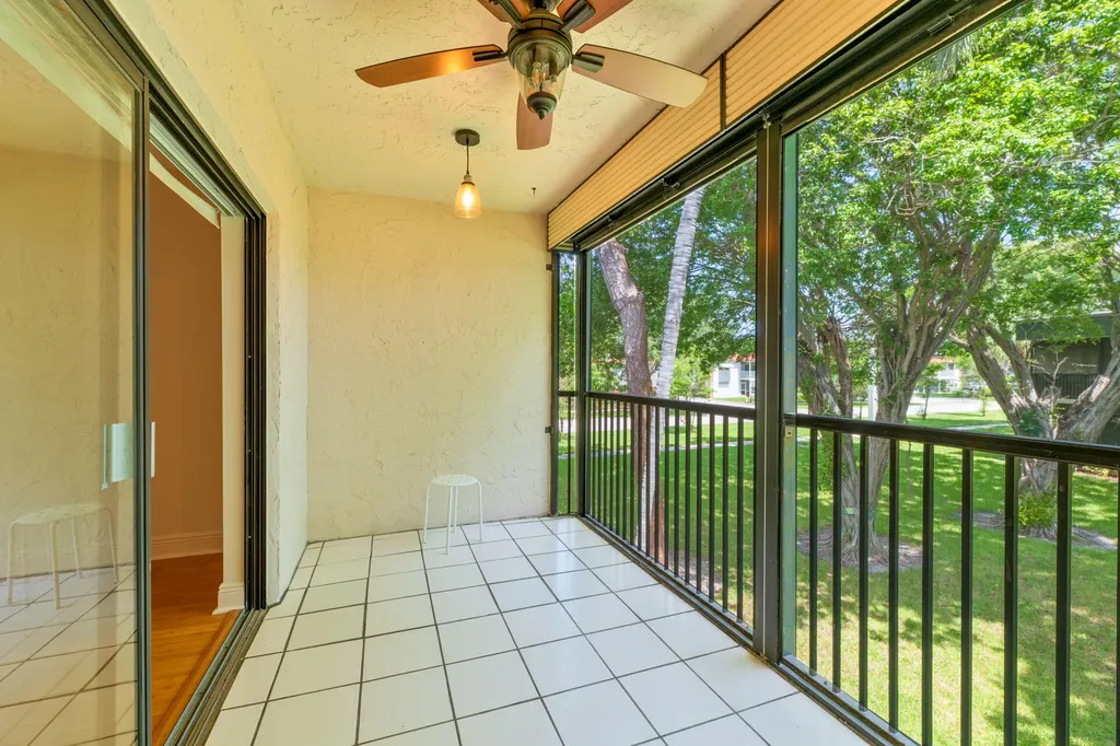 225 SE 10th Street Deerfield Beach FL 33441