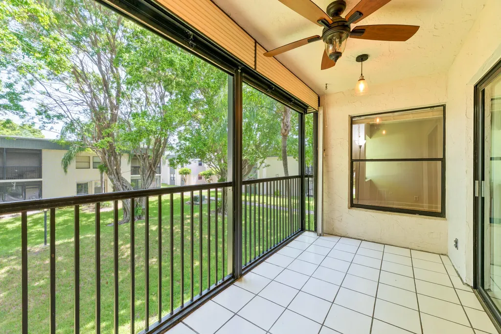 225 SE 10th Street Deerfield Beach FL 33441