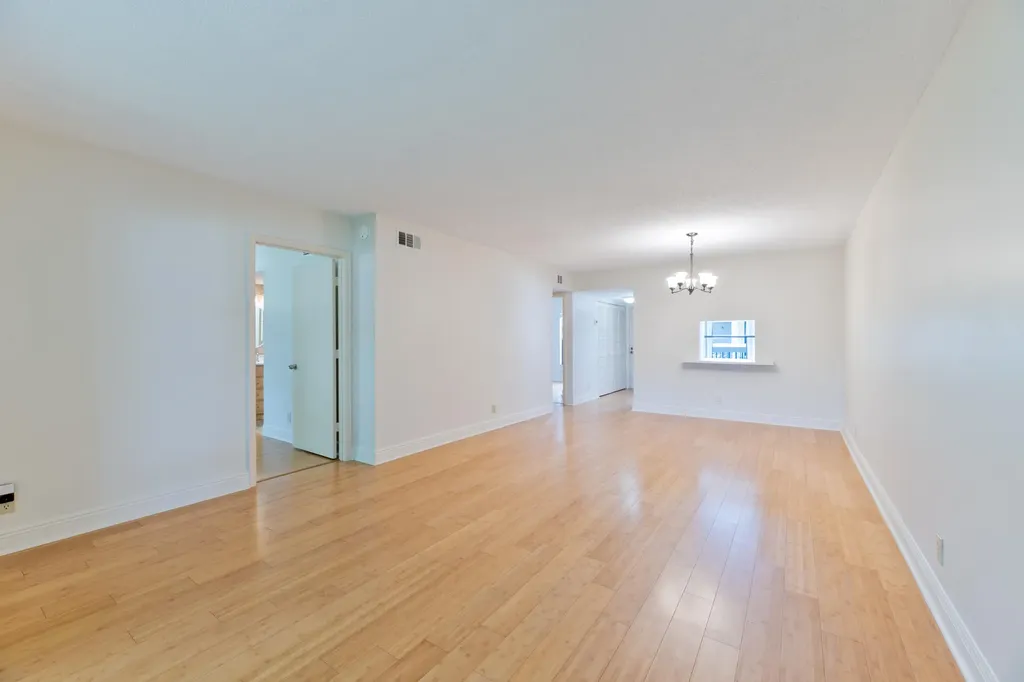 225 SE 10th Street Deerfield Beach FL 33441