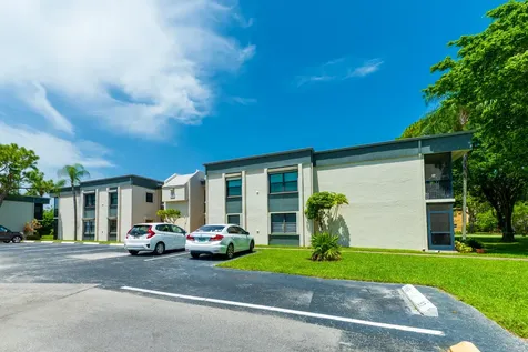 225 SE 10th Street Deerfield Beach FL 33441