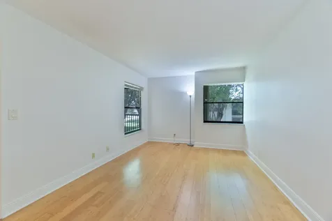 225 SE 10th Street Deerfield Beach FL 33441