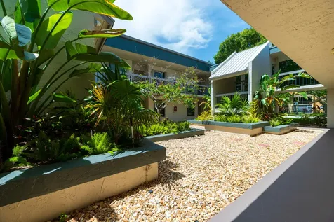225 SE 10th Street Deerfield Beach FL 33441