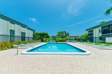 225 SE 10th Street Deerfield Beach FL 33441