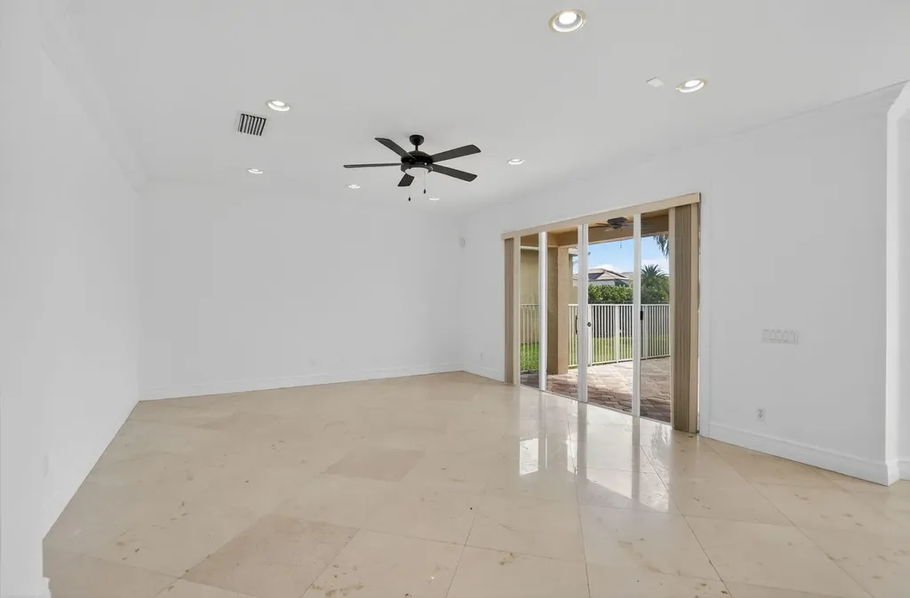 8326 Emerald Winds Circle Boynton Beach FL 33473
