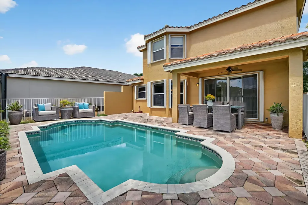 8326 Emerald Winds Circle Boynton Beach FL 33473